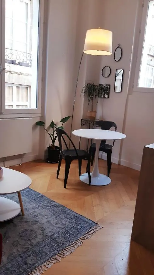 Au Coeur Du Quartier Latin Apartment Paris Homestay